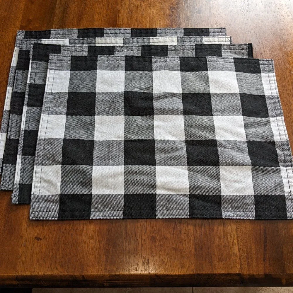 Buffalo Check Placemats & Table Runner Black & White